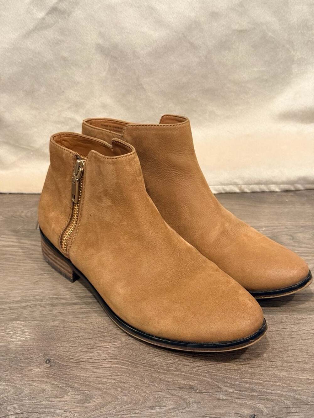 ALDO Tan Leather Side Zip Ankle Booties Size 7.5